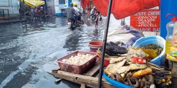 Kinshasa : la montée des eaux du fleuve met en danger les populations riveraines