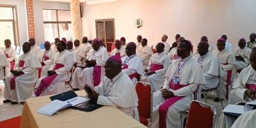 L&rsquo;Eglise catholique condamne des attaques qui « portent atteinte aux institutions de la République »