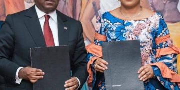 RDC : moins de 24 heures après l&rsquo;investiture de son gouvernement, Judith Suminwa prend officiellement ses fonctions à la Primature