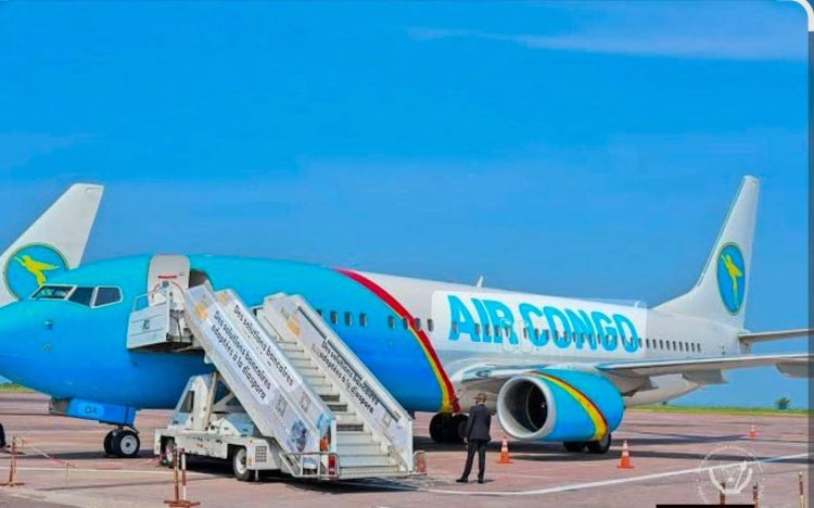 RDC : la compagnie aérienne nationale Air Congo réceptionne son troisième aéronef de type Boeing 737-800