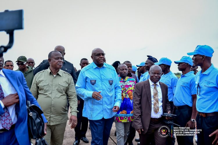 Équateur : Jean-Pierre Bemba inspecte le balisage de l&rsquo;aéroport de Mbandaka