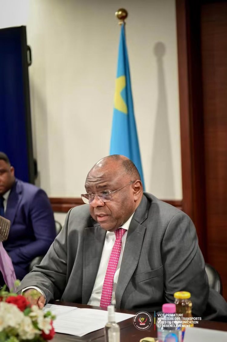 Modernisation de l’aéroport de Ndolo : Jean-Pierre Bemba lance les concertations sur l’aménagement de la piste